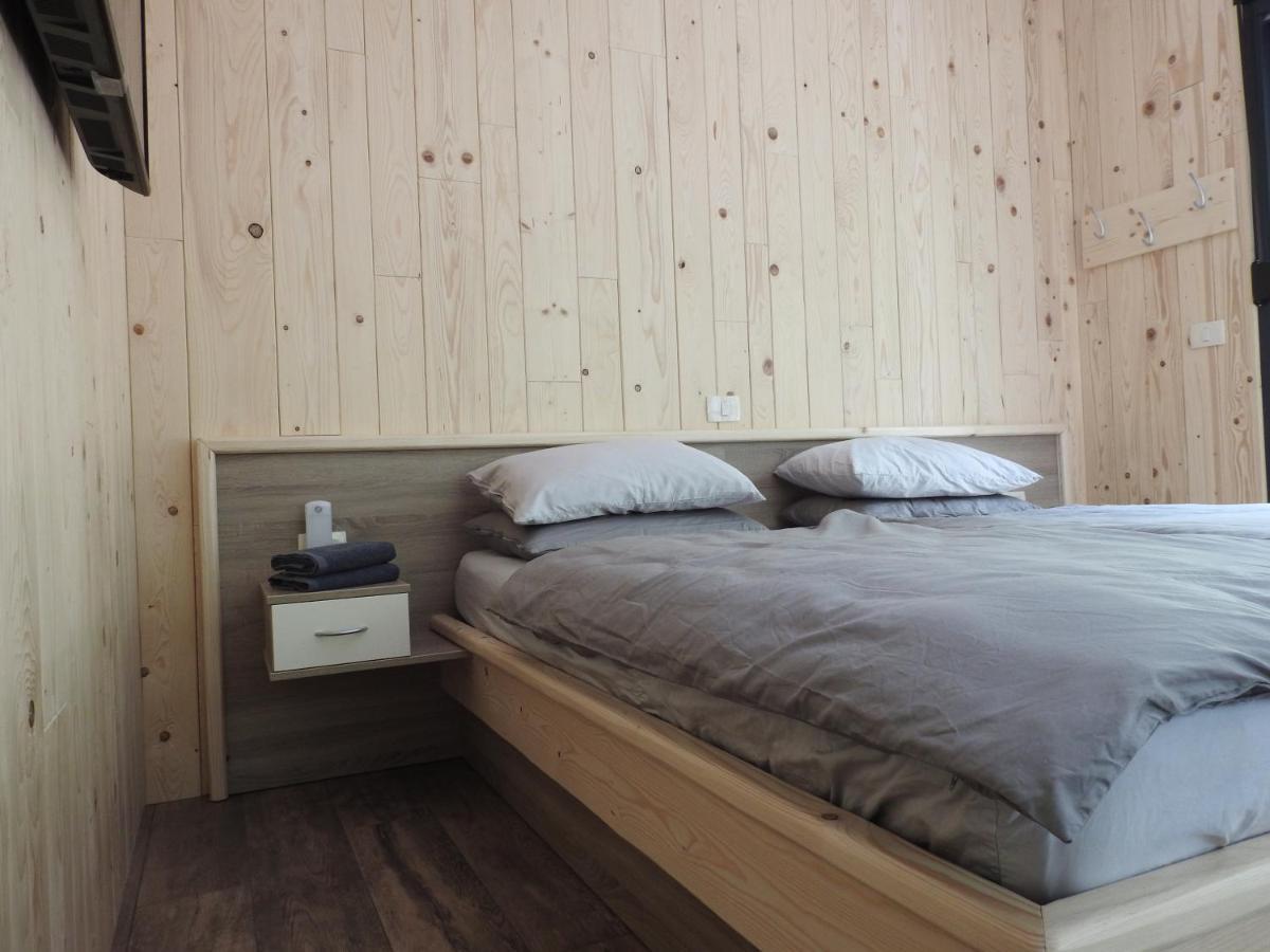 Pocitniski Hisici - Small Holiday Houses Ajdovscina Exterior foto